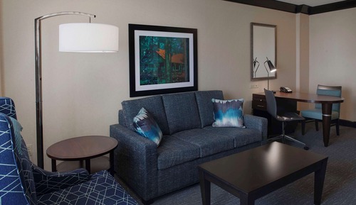 Suite, 2 camas de matrimonio (Mobility & Hearing, Roll-In-Shower)