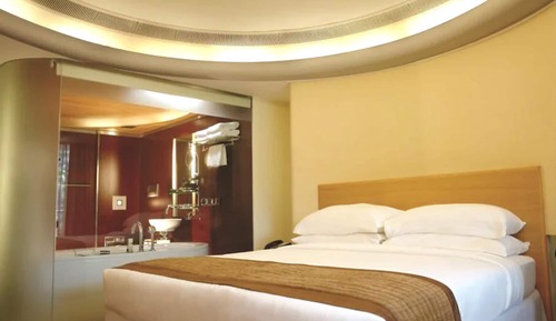 Mercury Lagoon View Room with Bath Tub and Private Balcony - King Bed