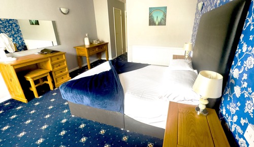 Habitación Premier doble, baño privado (with shower over bath)