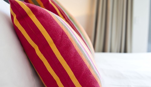 Habitación con 1 cama doble o 2 individuales, vistas al puerto