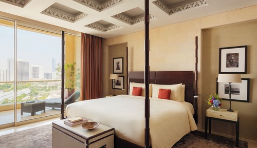 Suite (Landmark - Skyline View)