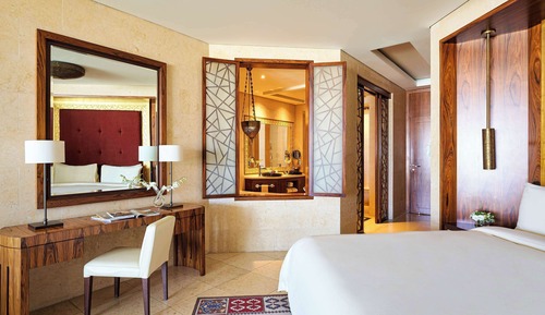 Raffles, Habitación Club, 1 cama de matrimonio grande, vistas a la ciudad
