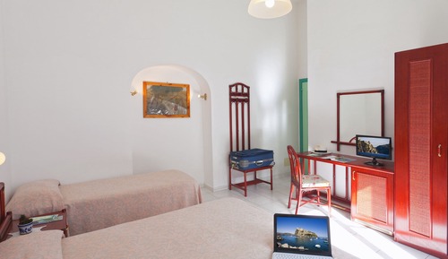 Habitación económica con 1 cama doble o 2 individuales