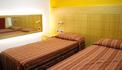 Habitación estándar con 1 cama doble o 2 individuales