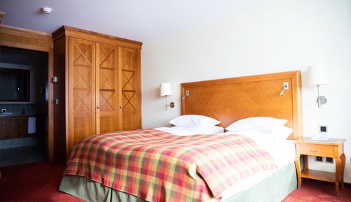 Suite junior, balcón (and Salon)