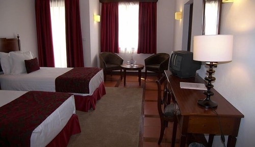 Habitación estándar con 1 cama doble o 2 individuales