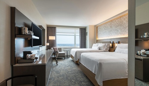 Habitación tradicional, 2 camas de matrimonio (Mobility/Hearing Access, Roll-In Shwr)