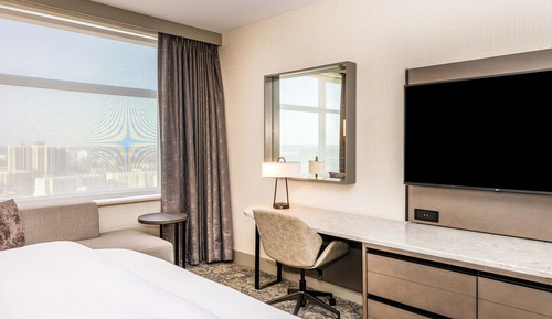 Habitación tradicional, 1 cama de matrimonio grande (Mobility Accessible, Tub)