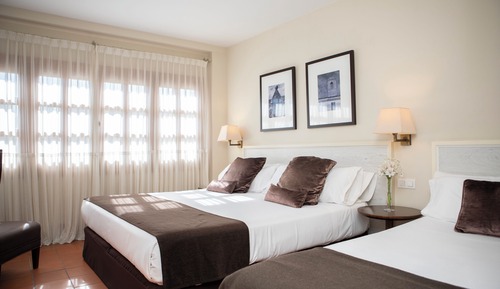 Habitación triple clásica