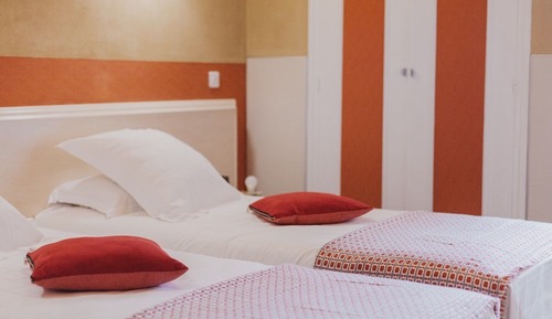 Habitación Confort con 2 camas individuales, 2 camas individuales, balcón