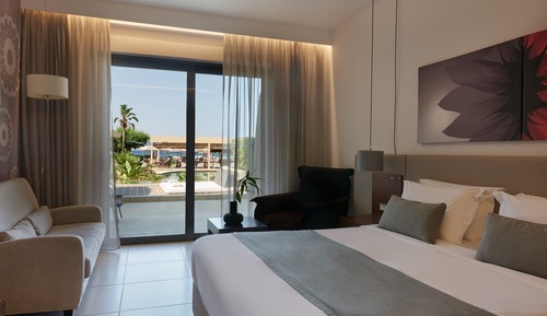 Superior Room Lagoon Swim Out