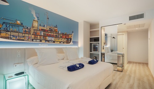 Habitación superior con 1 cama doble o 2 individuales