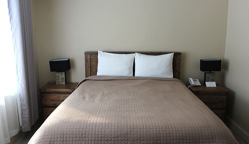 Habitación económica, 1 cama de matrimonio, en edificio anexo