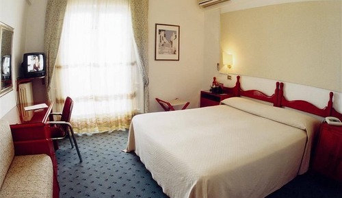 Habitación estándar con 1 cama doble o 2 individuales, vistas al mar