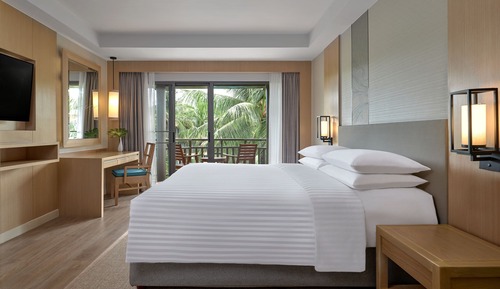 Habitación, 1 cama de matrimonio grande, no fumadores, vistas a la piscina (Guest Room)