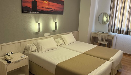 Habitación con 1 cama doble o 2 individuales