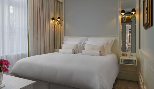 Habitación Premium con 1 cama doble o 2 individuales, vistas a la ciudad