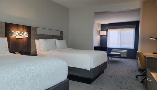 Suite, 2 camas de matrimonio (Communications, Mobility, Access Tub)