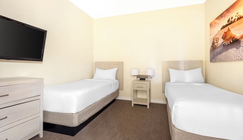 Habitación, varias camas