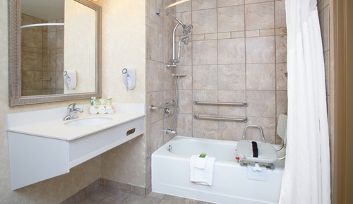 Suite, 2 camas de matrimonio, bañera accesible (Communications)