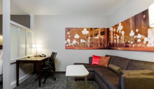 Suite, varias camas (Mobility/Hearing Access, Roll-In Shwr)