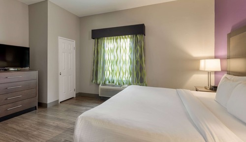 Habitación, 1 cama de matrimonio grande, no fumadores (Mobility/Hearing, tub w grab bars)