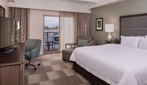 Habitación, 1 cama de matrimonio grande, no fumadores, vistas al puerto deportivo (Shower Only)