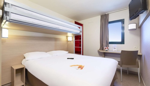 Habitación estándar, varias camas (1 Double and 1 Single bed)