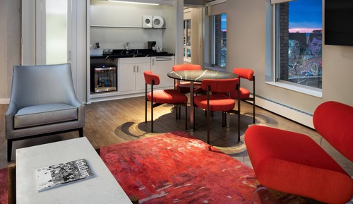 Suite (Hennepin)