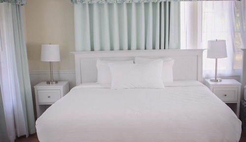 Habitación de diseño, 1 cama de matrimonio grande, bañera de hidromasaje