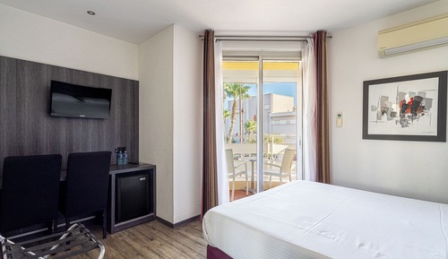 Habitación doble, mirando al mar