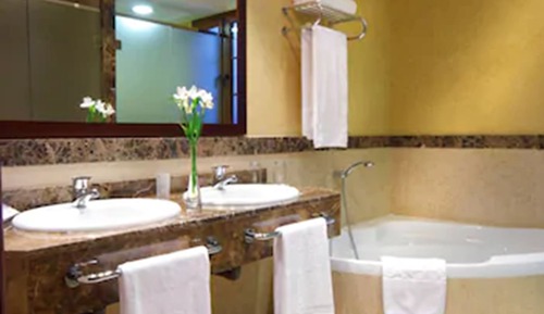 Habitación cuádruple familiar (2 adults + 2 children)