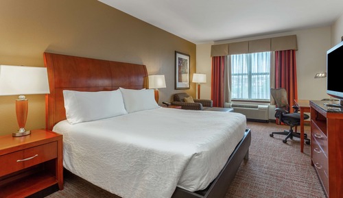 De lujo, matrimonial grande y sofá cama