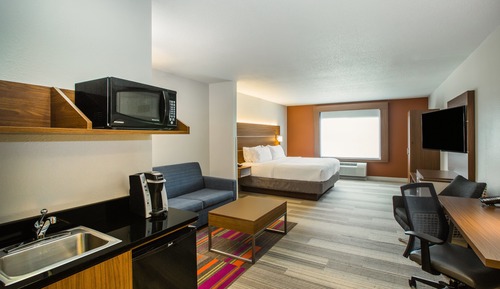 Habitación, 1 cama de matrimonio grande, bañera accesible (Communication, Accessible Tub)