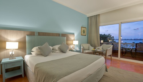 Habitación estándar con 1 cama doble o 2 individuales, vistas al mar (King)