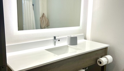 Habitación estándar, 2 camas de matrimonio (Communications/Mobility Accessible)