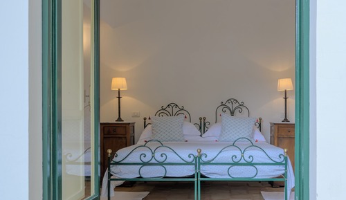 Suite de lujo, 1 cama de matrimonio con sofá cama (Luxury Suite Ground Floor con Patio)