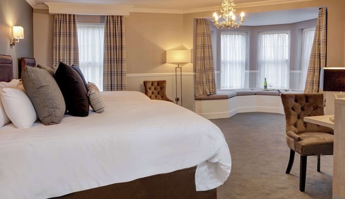 Suite, 1 cama de matrimonio grande, no fumadores, vistas al jardín