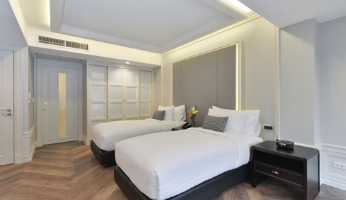 1 Bedroom Premium King Or Twin Bed