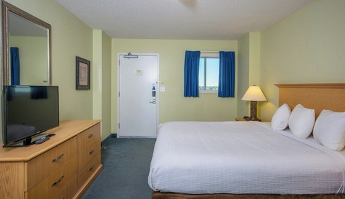 Oceanfront One Bedroom King Suite