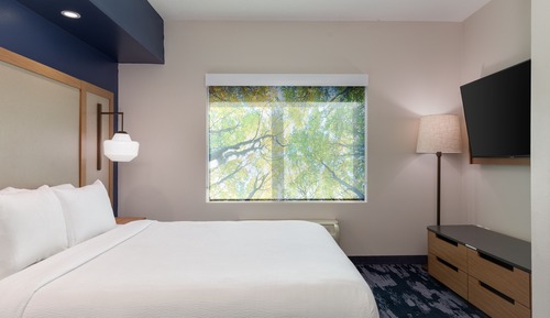 Habitación, 1 cama de matrimonio grande (Mobility/Hearing Accessible, Tub)