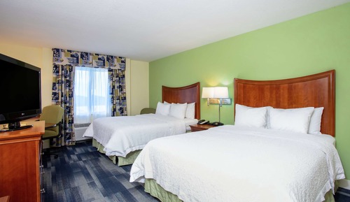 Habitación, 2 camas de matrimonio, accesible para personas con discapacidad (Mobility & Hearing)