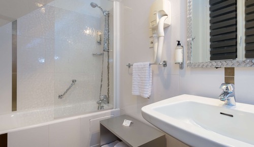 Habitación superior, 1 cama de matrimonio grande, no fumadores