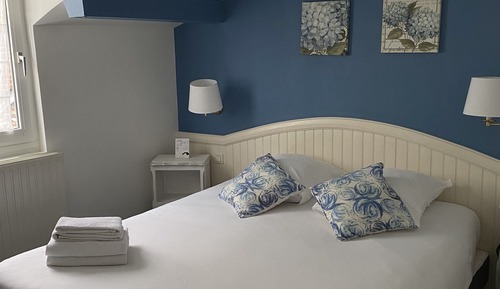 Habitación con 1 cama doble o 2 individuales, patio