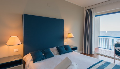 Habitación triple familiar, no fumadores, vistas al mar