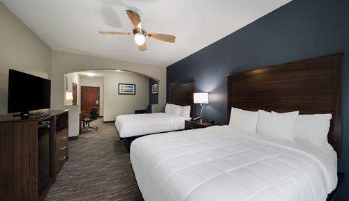 Suite, 2 camas de matrimonio, no fumadores, frigorífico y microondas (with Sofabed)