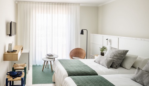 Habitación triple de diseño (2 adults and 1 child)