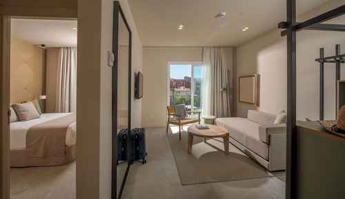 Friendly Triple (3adults)