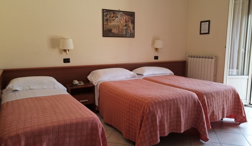 Habitación triple clásica