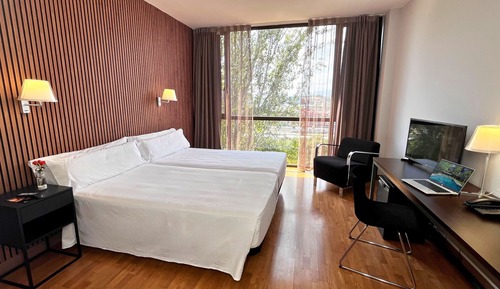 Habitación estándar con 2 camas individuales (Standard twin + 2 camas individuales)